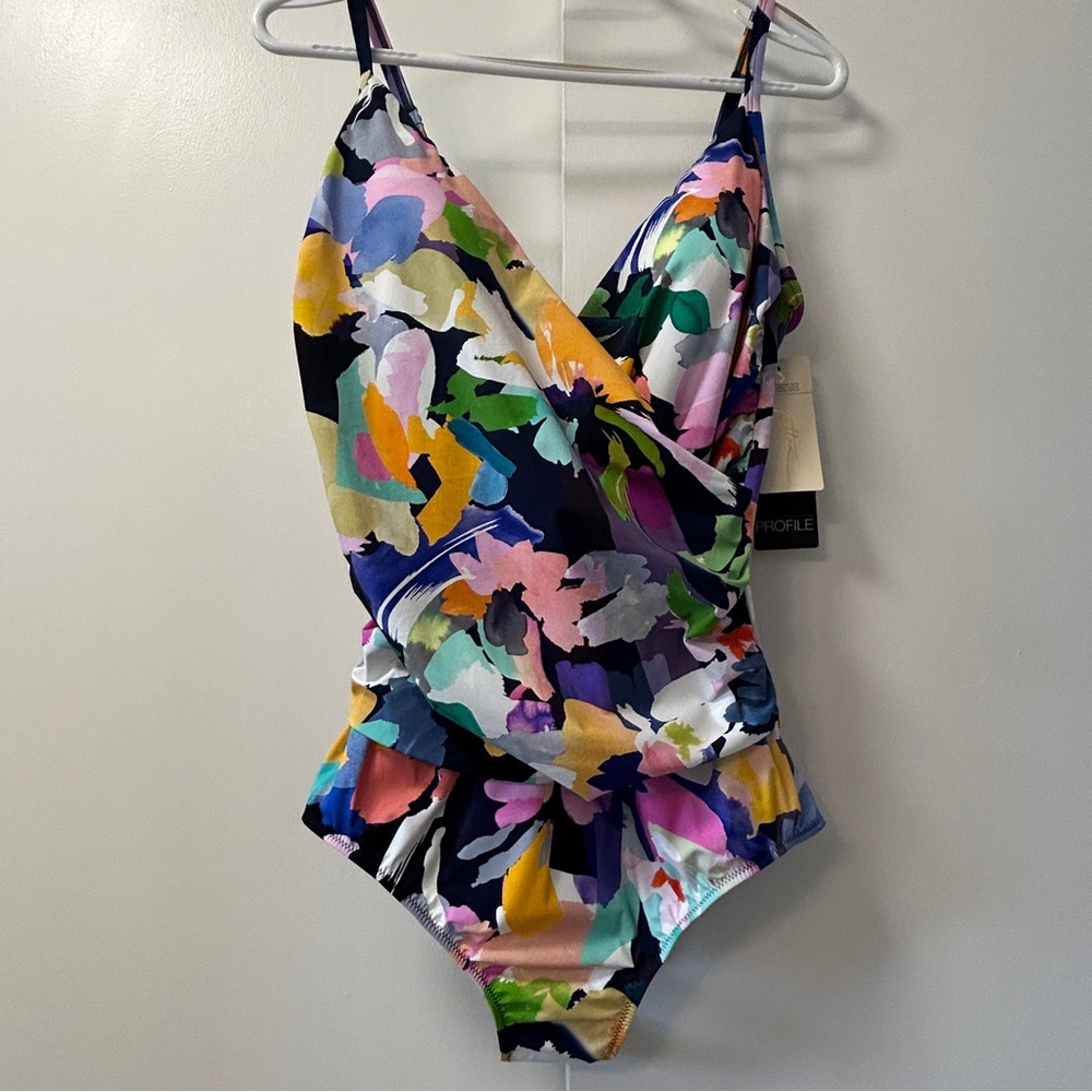 Profile by Gottex Floral Crossover Front Tummy Control Swimsuit size 16 (XL)